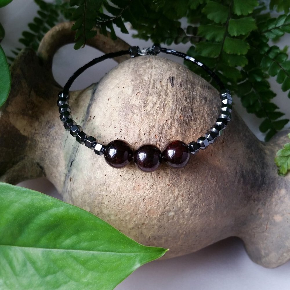 Garnet and Hematite gemstone memory wire bracelet